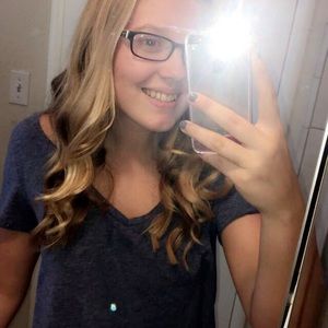 Meet your Posher, Alyssa